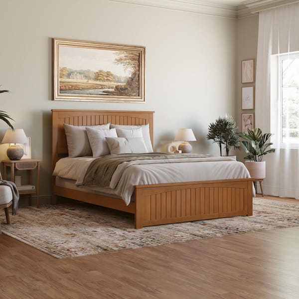 Nantucket Light Toffee Natural Bronze Solid Wood Frame Queen Foundation Bed with Matching Footboard