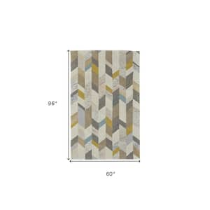 5 x 8 Ivory and Blue Geometric Area Rug