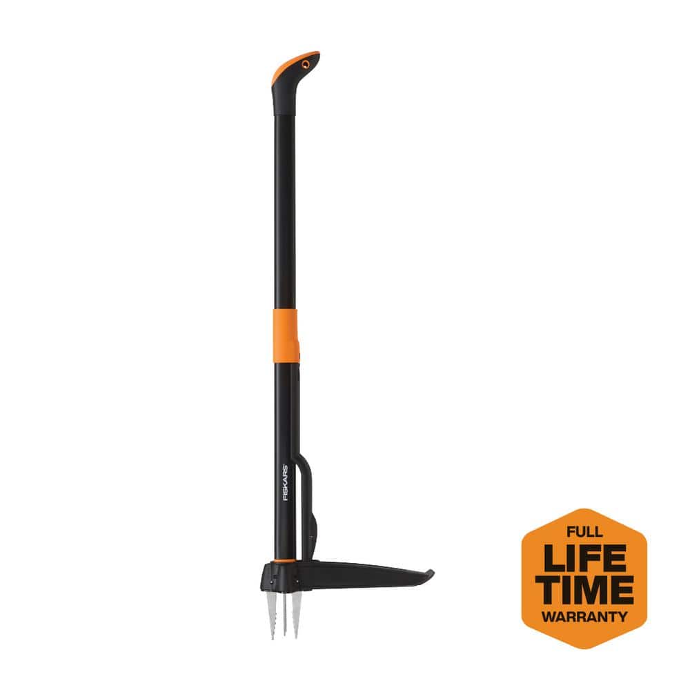 Fiskars 3399501001 | 39 Deluxe 4-Claw Stand-up Weeder | CPO Outlets