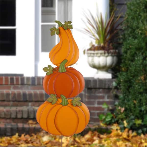 pumpkin yard decor