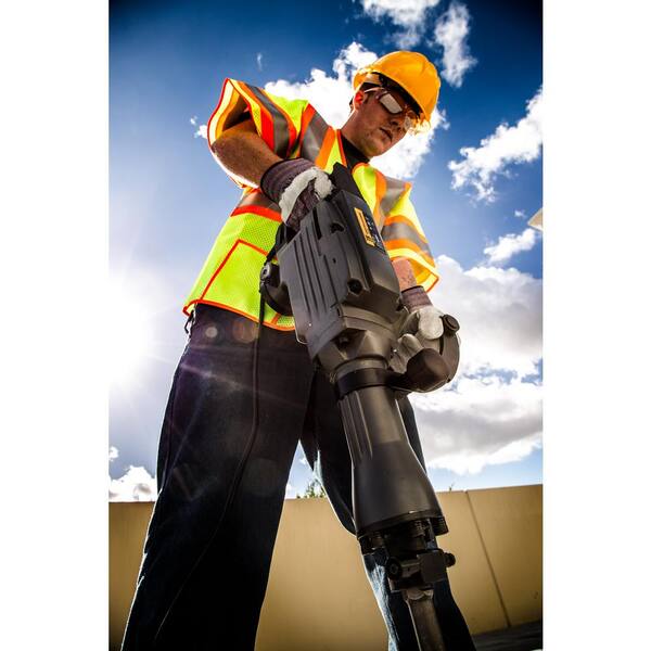 TR Industrial TR89105-S 11 Amp 31 lbs. Demolition Jack Hammer with Point, Flat and Scraping Chisels - 2