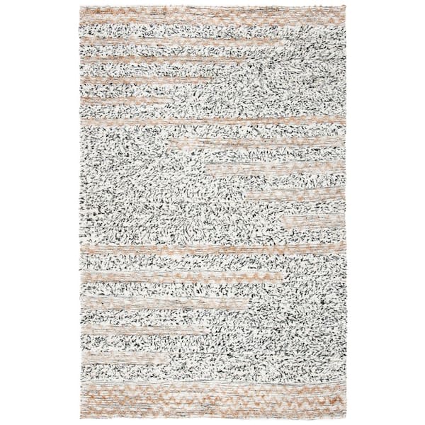 Natura 4 ft. x 6 ft. Ivory/Black Chevron Flokati Area Rug