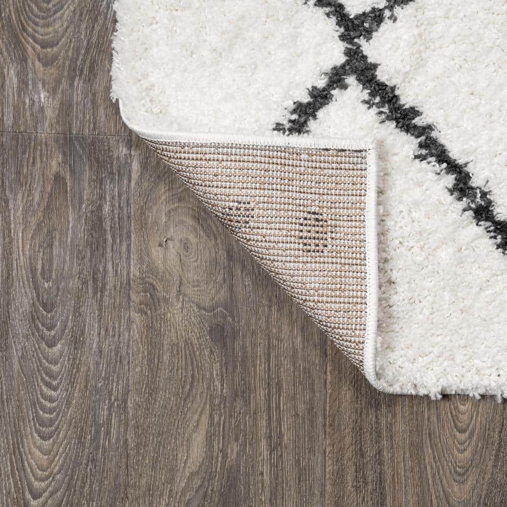 4' x 6' Black Diamond Shag Synthetic Area Rug