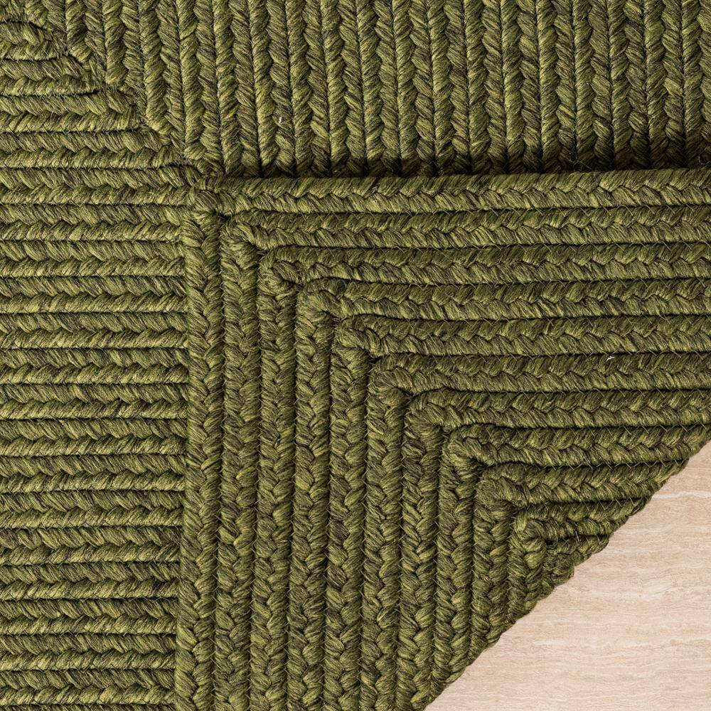 Handwoven Braided Green Synthetic 5' x 8' Oval Area Rug