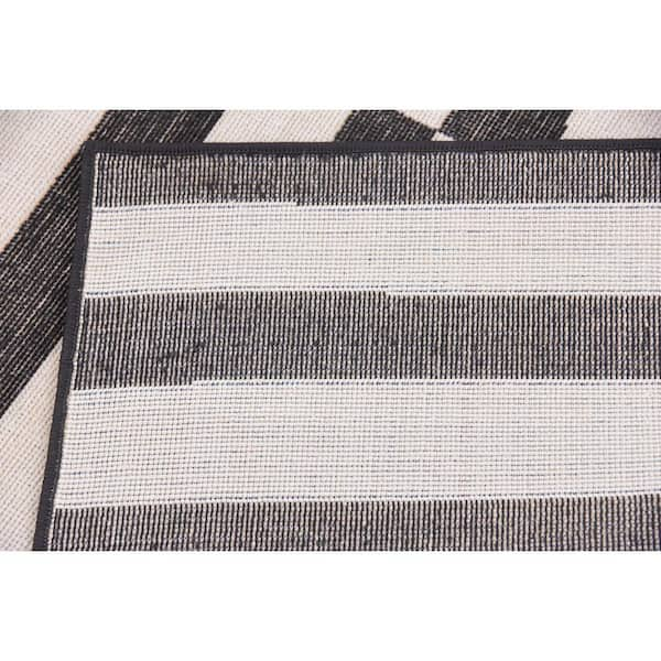 Unique Loom Outdoor Checkered Black 2' 2 x 3' 0 Area Rug 3127198 - The Home  Depot