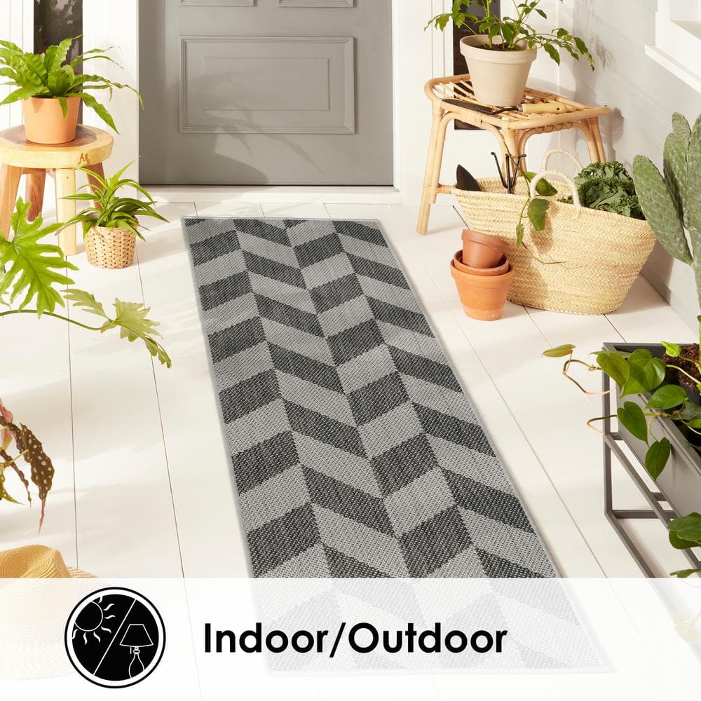 Modern Geometric Black/Gray Reversible Outdoor Runner Rug