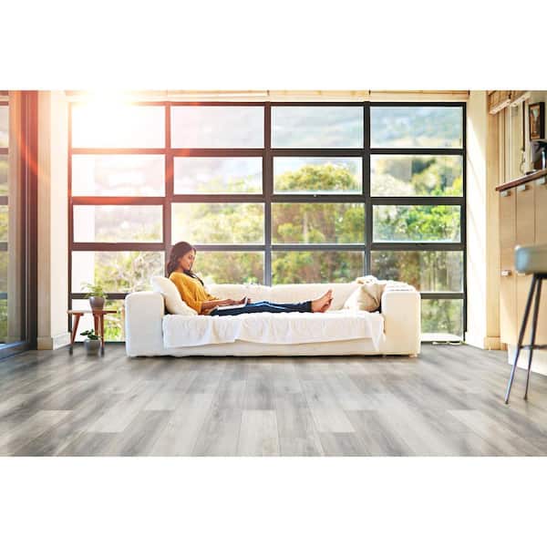 Big Bear Oak 0.64 in. T x 0.625 in. W x 94 in. L Luxury Vinyl Quarter Round