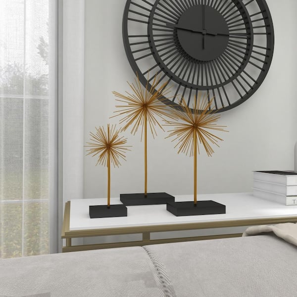 CosmoLiving by Cosmopolitan Gold Metal Starburst Sculpture (Set of 3)