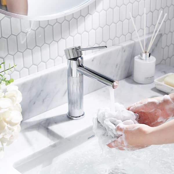Single Hole Single Handle Bathroom Vanity Faucet with Pop Up Drain in Chrome