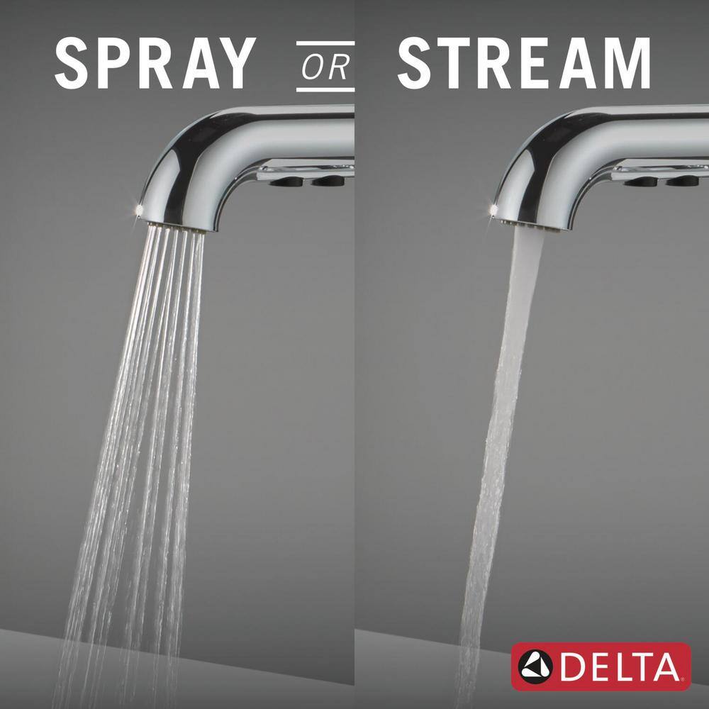 Chrome Single Handle Pull-Out Sprayer Kitchen Faucet