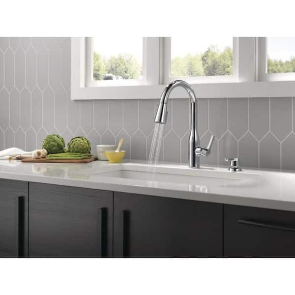 Marca Single-Handle Pull-Down Sprayer Kitchen Faucet with ShieldSpray Technology in Chrome