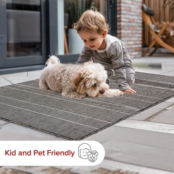 nuLOOM Alaina Black 4 ft. x 6 ft. Indoor/Outdoor Patio Area Rug