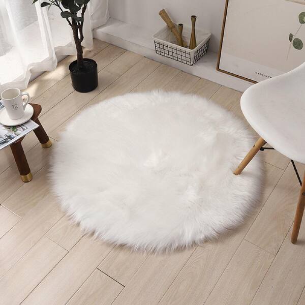 GHOUSE Silky Faux Fur Sheepskin Shag White 6.6 ft. x 6.6 ft. Round