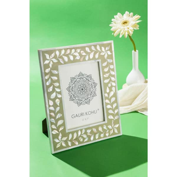 GAURI KOHLI 5 in. x 7 in. Sandy Beige Jodhpur Mother of Pearl Picture Frame