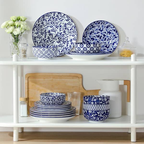 Numhew 18-Piece Blue Porcelain Dinnerware Sets, Plates and Bowls