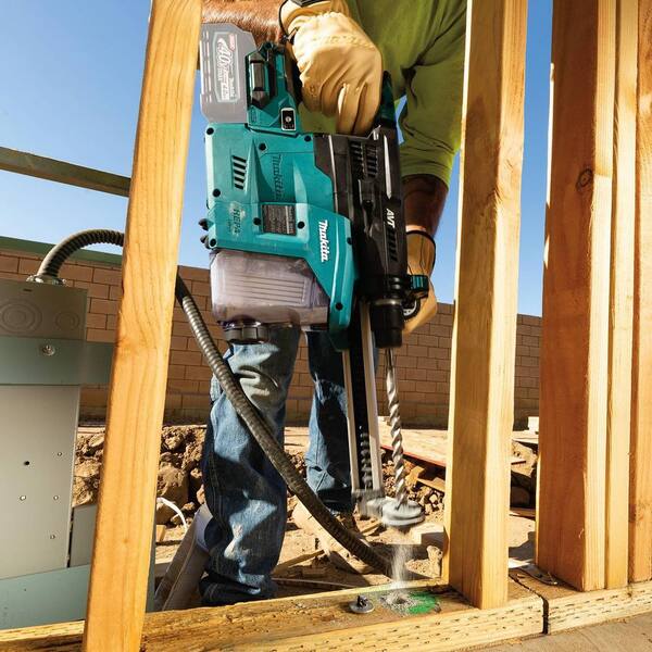 Makita 40V max XGT Brushless Cordless 1-3/16 in. Rotary Hammer w