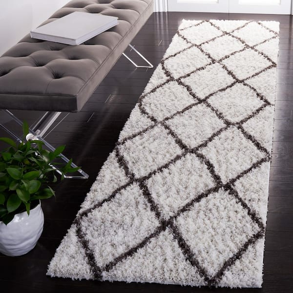 Berber Shag 2 ft. x 8 ft. Ivory/Gray Modern Diamond Runner Rug