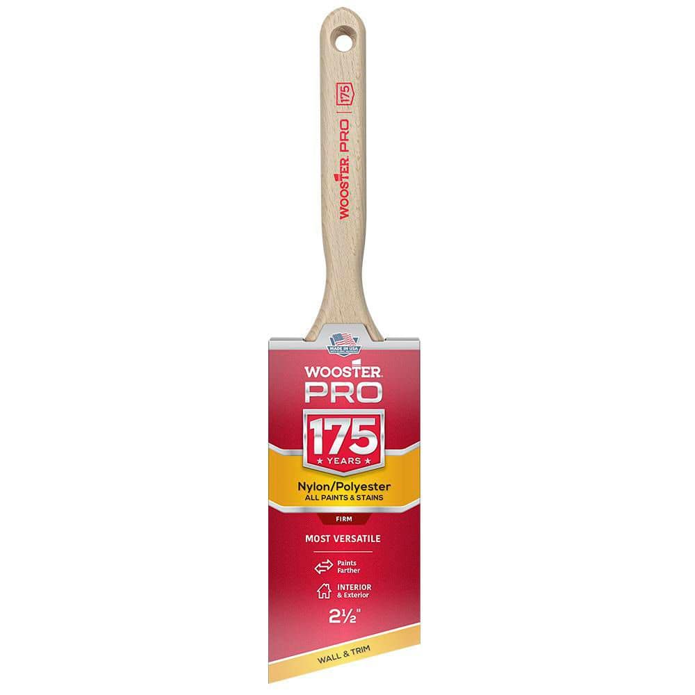 Wooster 2-1/2 in. Pro Nylon/Polyester Angle Sash Brush 0H21410024