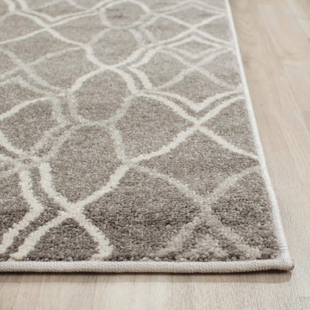 Gray Geometric 3' x 5' Reversible Synthetic Area Rug