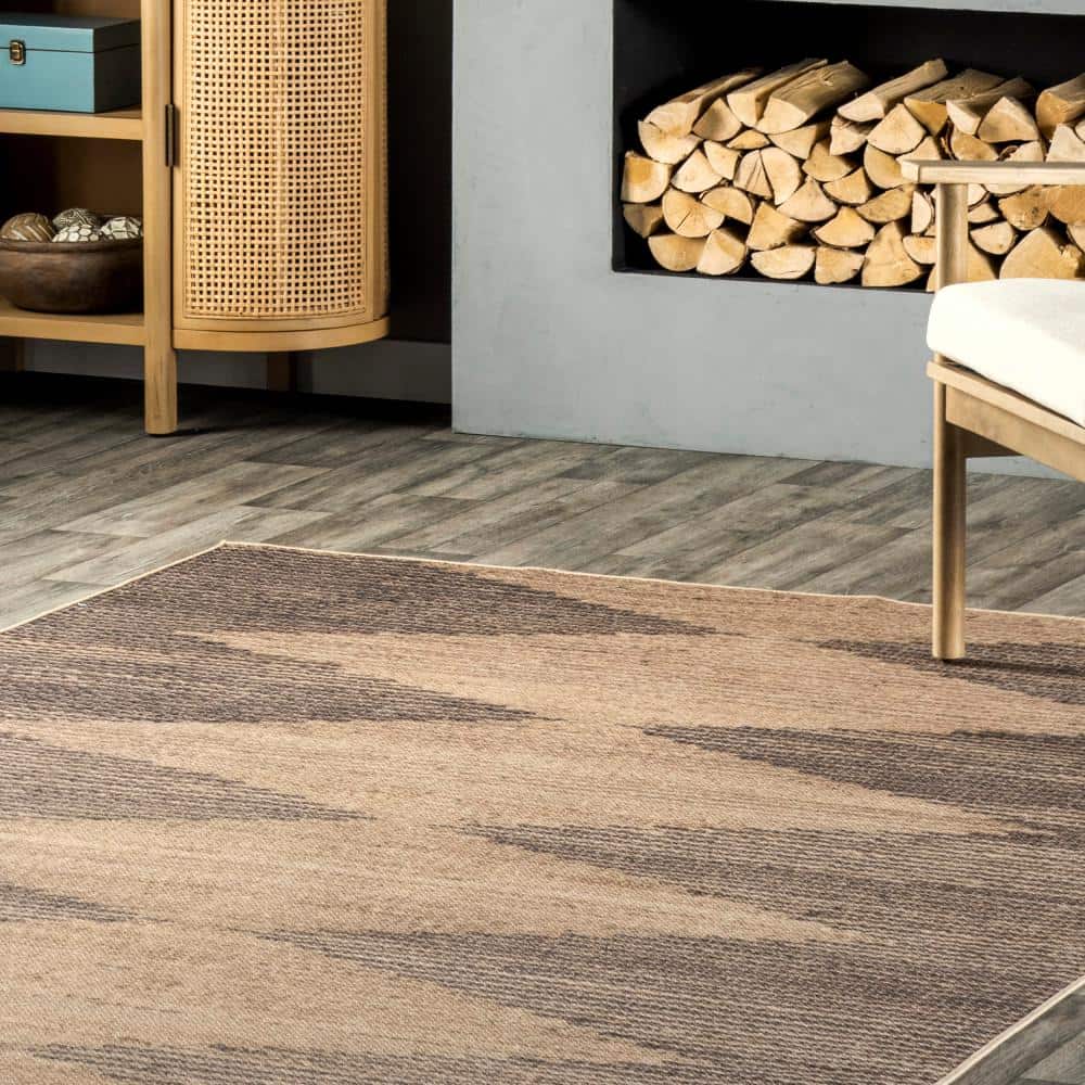 Natural and Gray Geometric Synthetic 3' x 5' Washable Area Rug