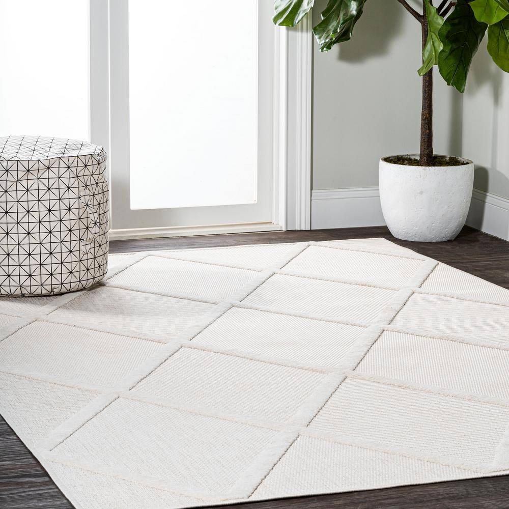 Ivory Trellis 5x8 Synthetic Indoor/Outdoor Area Rug