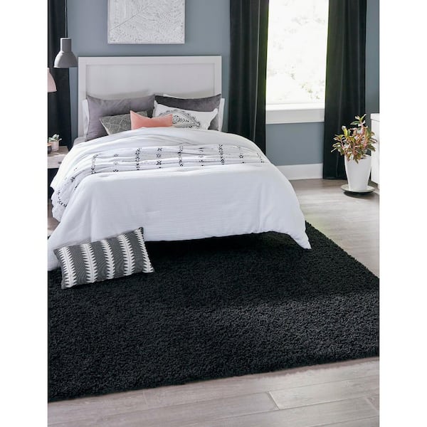 Solid Shag Collection Area Rug (7 ft. 10 in. Square Jet Black)