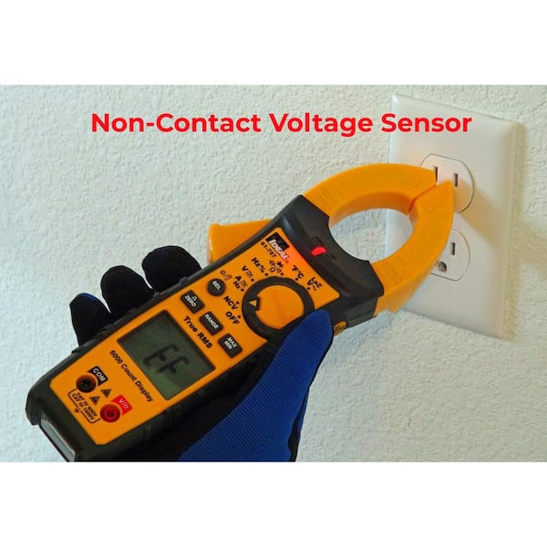 600A True RMS AC/DC Clamp Meter with 4:1 IR Thermometer (CM675IR