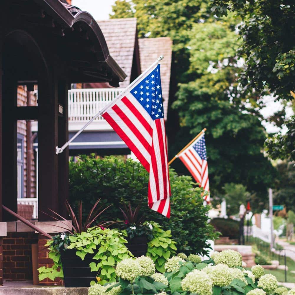 White Cast Iron Multi-Direction Flag Pole Holder