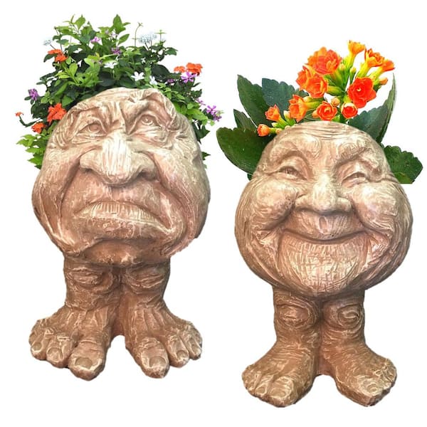 HOMESTYLES Stone Wash Grumpy and Granny Joy the Muggly Face Statue Planter Holds 5 in. Pot