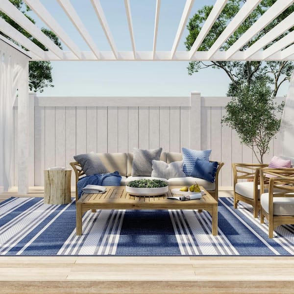 Romy Striped Indoor/Outdoor Navy 6 ft. 7 in. Round Transitional Area Rug