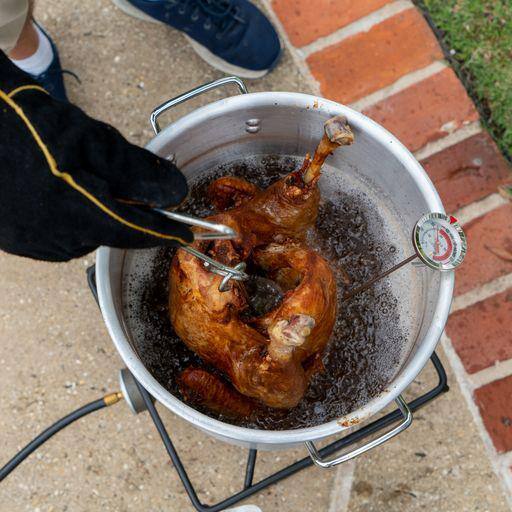 Outdoor Deep Fryer 55,000 BTU Turkey & Seafood Fryer Kit - Outdoor Propane Burner With 30QT Pot, 10QT Basket & Accessories Outdoor Fryer