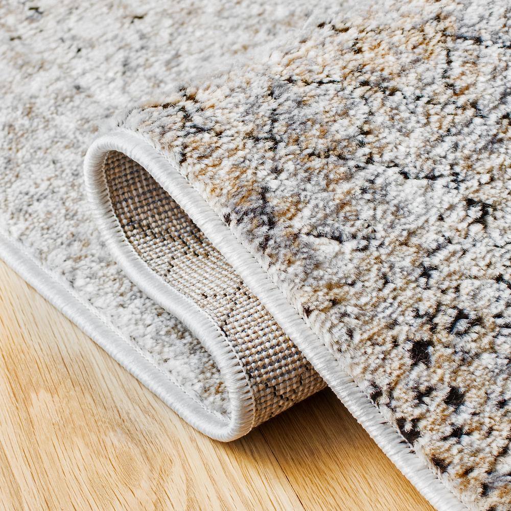 Amelia 8' x 10' Grey and Gold Synthetic Reversible Area Rug