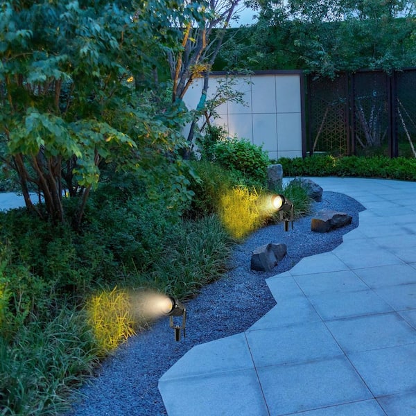 12PCS Landscape Lighting 6 Watt 450 Lumens 3000K Low Voltage Black LED Spotlights with IP66 for Yard Garden Pathway