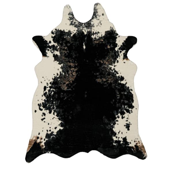 Crocus Cow Hide Black and White 5 ft. x 6 ft. Salt and Pepper Area Rug
