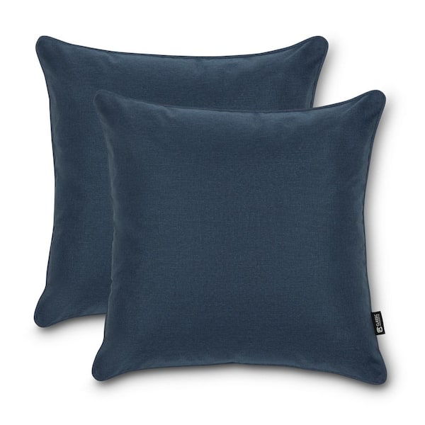 https://images.thdstatic.com/productImages/65a034dc-2504-4ba3-be11-b5fd12a112bc/svn/classic-accessories-outdoor-throw-pillows-56-475-015501-2pk-64_600.jpg