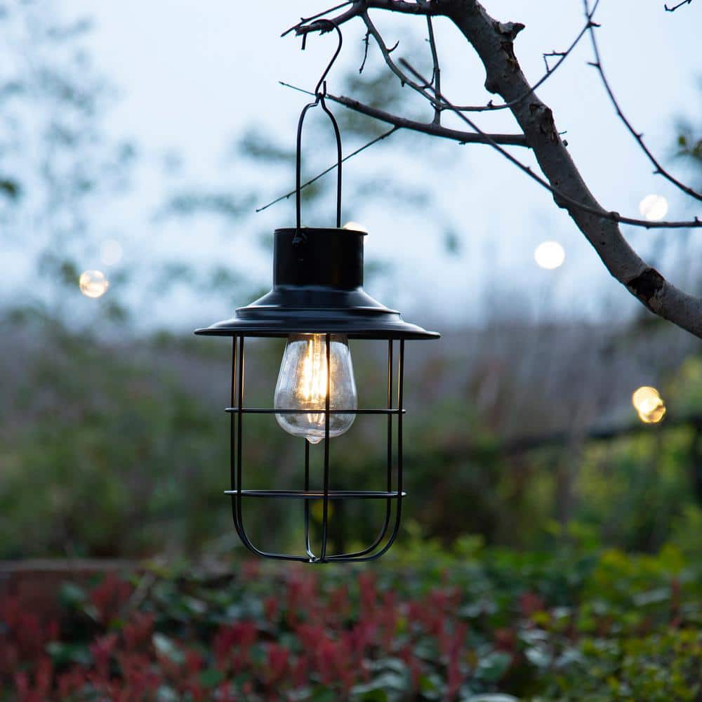 https://images.thdstatic.com/productImages/65a87aed-7817-4ed0-a054-b022e3825fa1/svn/blacks-glitzhome-outdoor-lanterns-2023300014-64_1000.jpg
