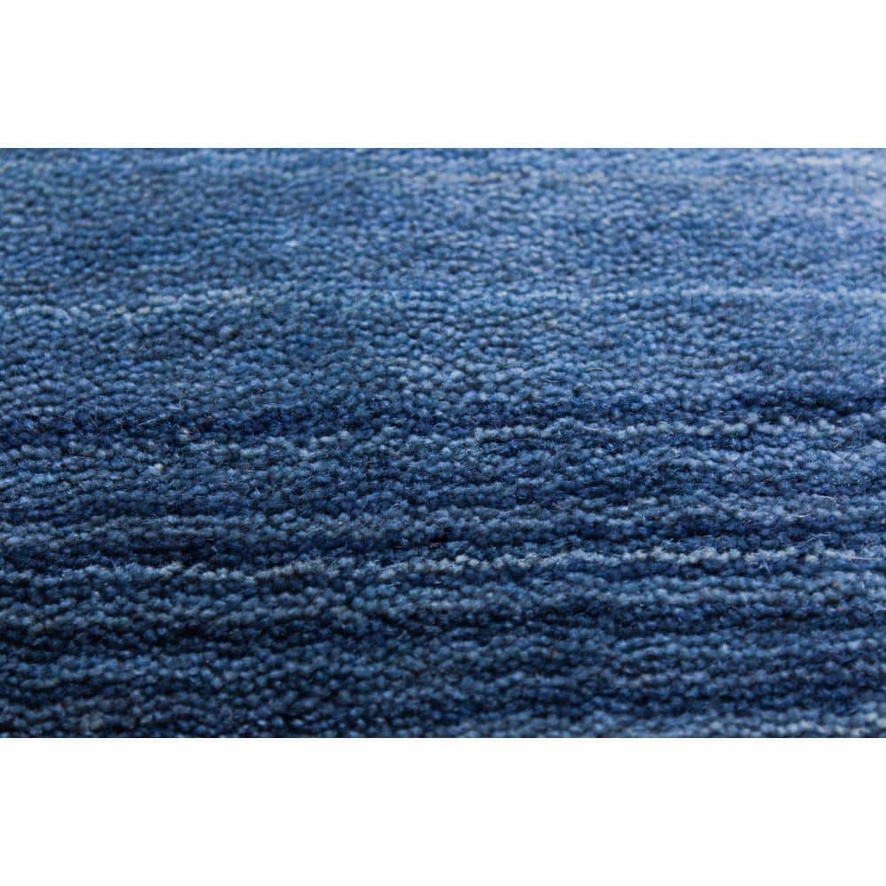 Handmade Blue Ombre Wool 4' x 6' Striped Area Rug