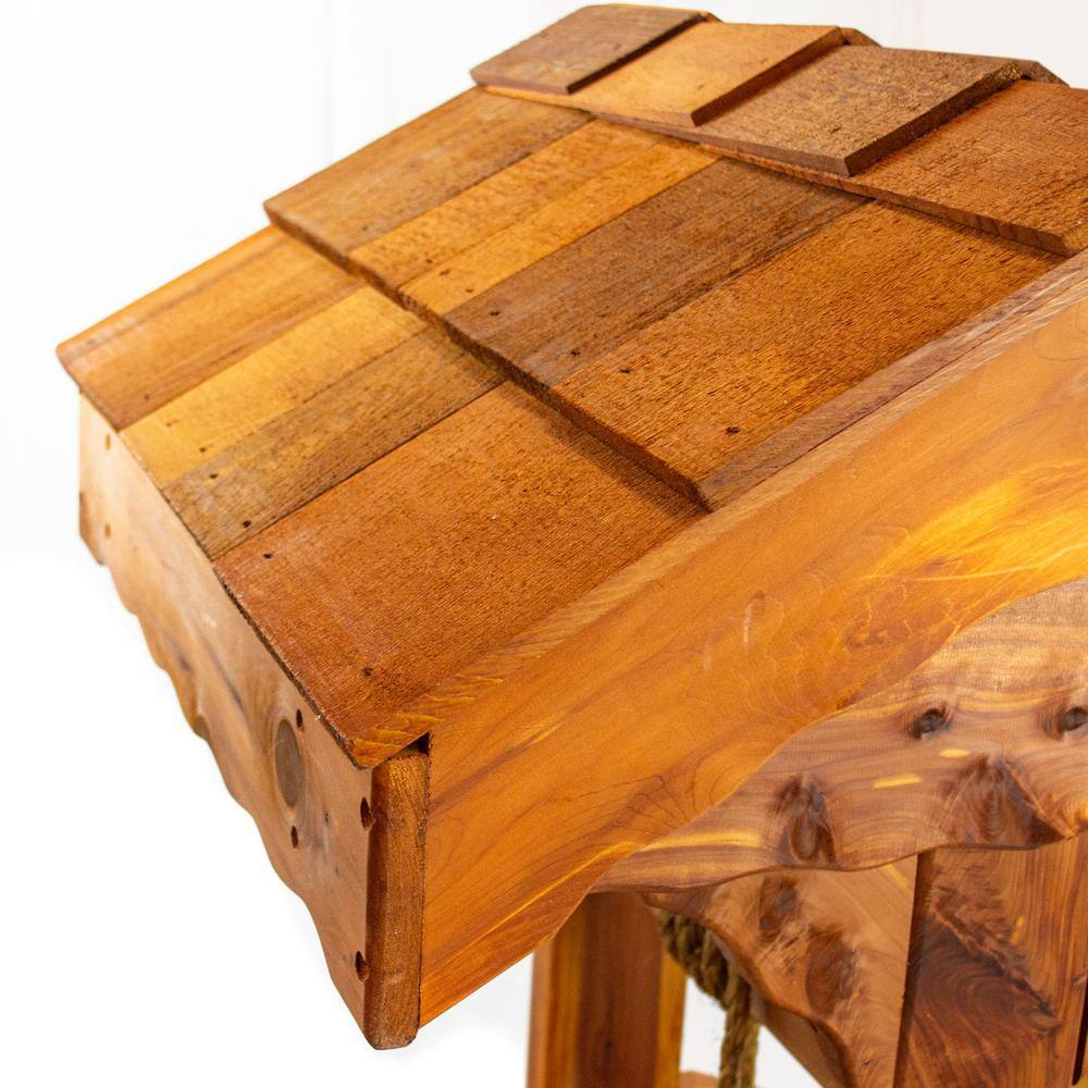 Medium Eastern Cedar Outdoor Decorative Wishing Well Planter