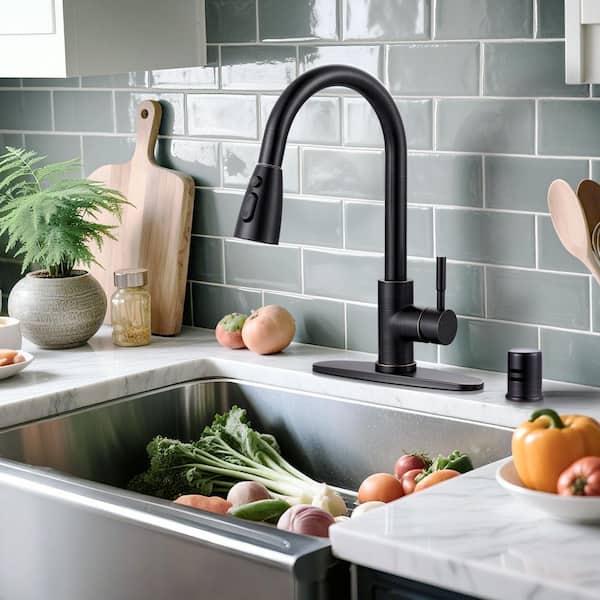 15.6 in. Single Handle Pull Down Sprayer Kitchen Faucet with 360° Spout Swivel and Air Gap in Oil Rubbed Bronze