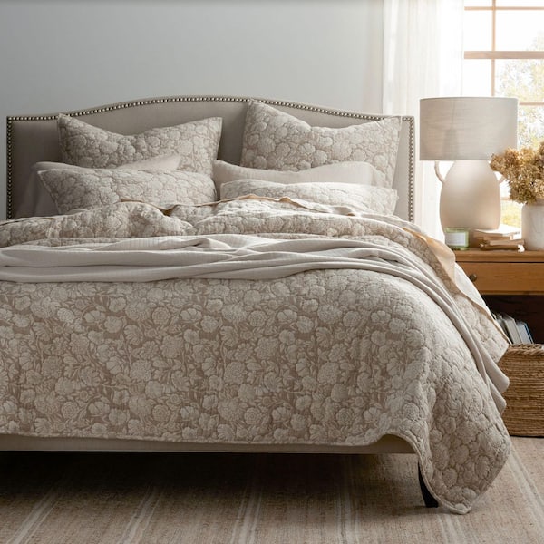 Company Cotton Kyla Floral Beige King/California King Cotton Quilt