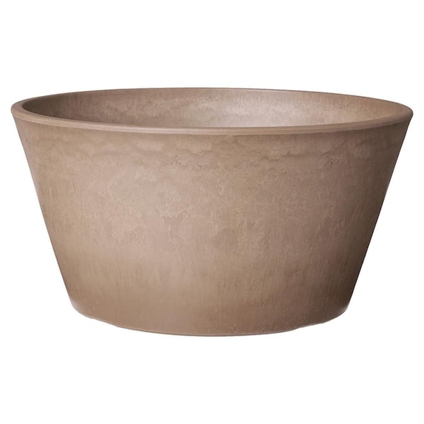 https://images.thdstatic.com/productImages/65dc38a6-2be6-4de2-875f-ad160f383024/svn/taupe-arcadia-garden-products-plant-pots-td25tp-64_600.jpg
