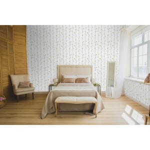 Spring Blossom Collection Vertical Floral Garden Yellow Matte Finish Non-Pasted Non-Woven Paper Wallpaper Roll