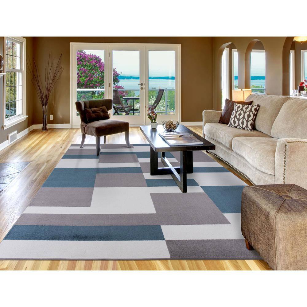 Gray and Blue Geometric Polypropylene Area Rug 5'3" x 7'3"