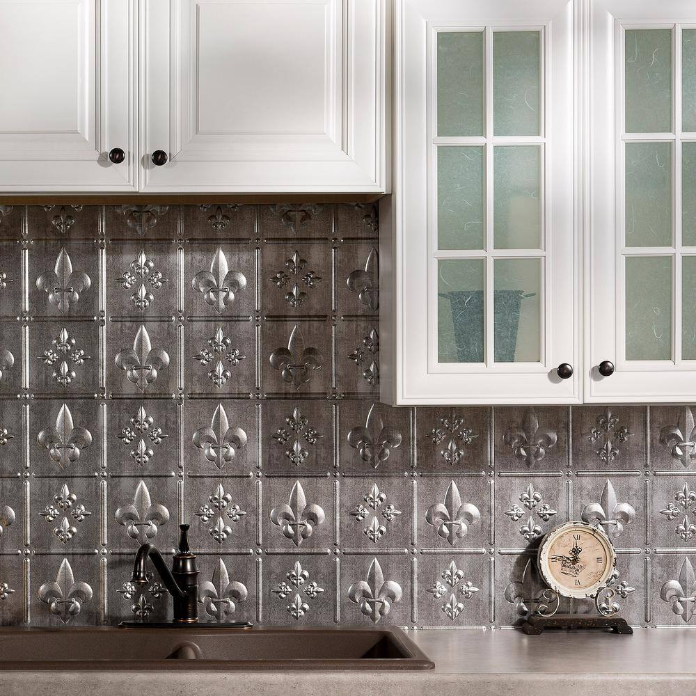 Fasade Fleur de Lis Silver Vinyl Backsplash Kit
