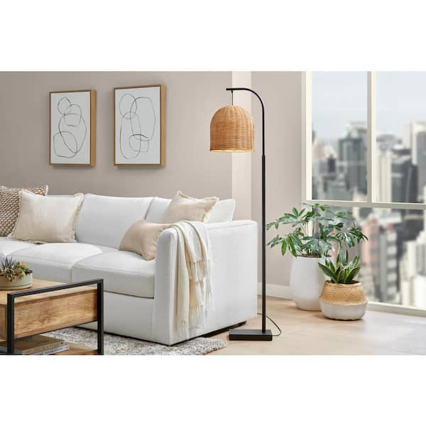 https://images.thdstatic.com/productImages/6604cdba-08e0-4583-946c-a88ebbf4240f/svn/matte-black-hampton-bay-floor-lamps-rs2203120f-e1_600.jpg