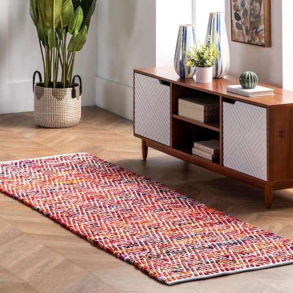 nuLOOM Rochell Bohemian Chevron Magenta 3 ft. x 8 ft. Runner Rug