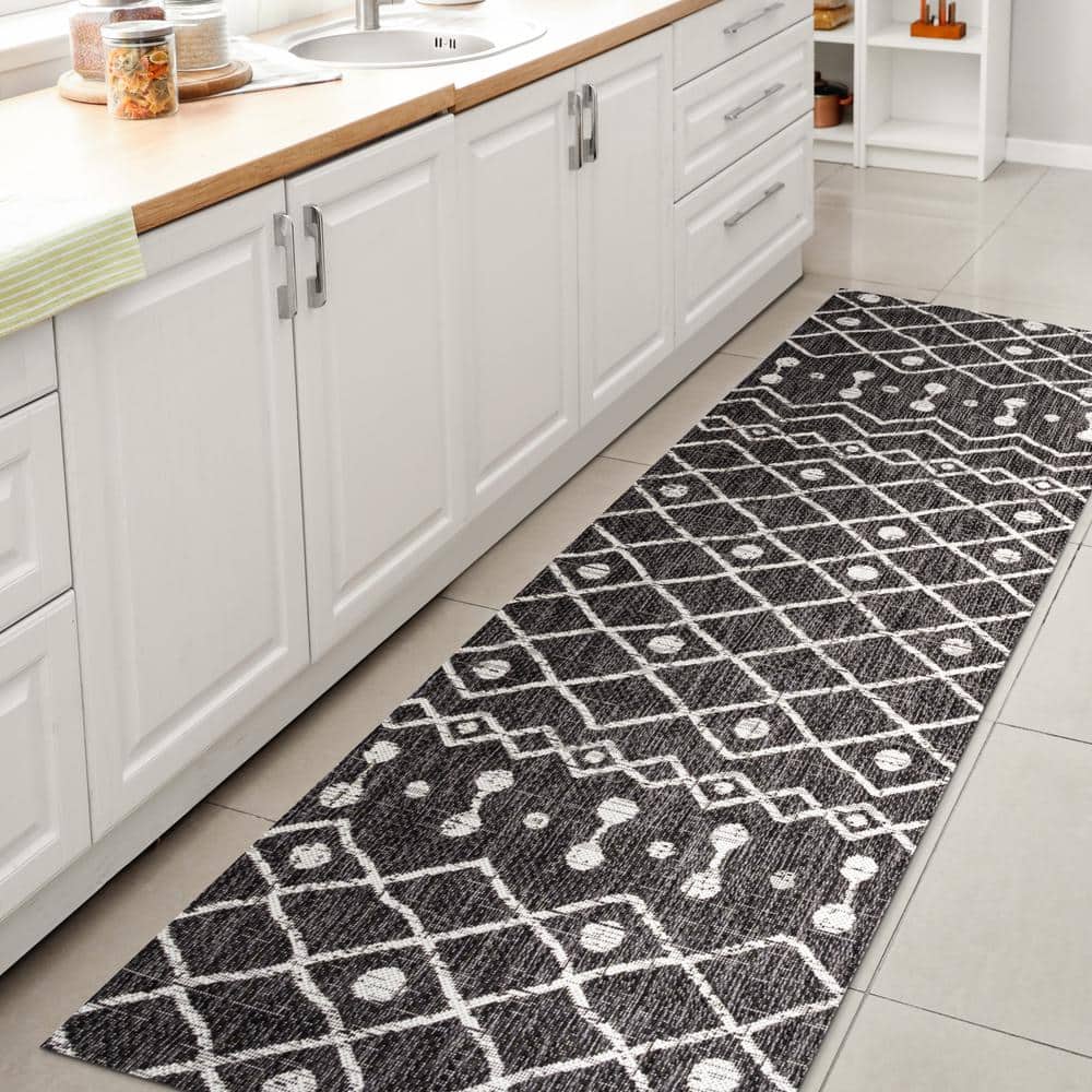 Black and Ivory Geometric Bohemian Indoor/Outdoor Rug