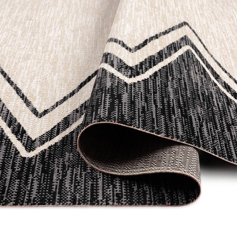 Black and Ivory Zig Zag Indoor/Outdoor Area Rug