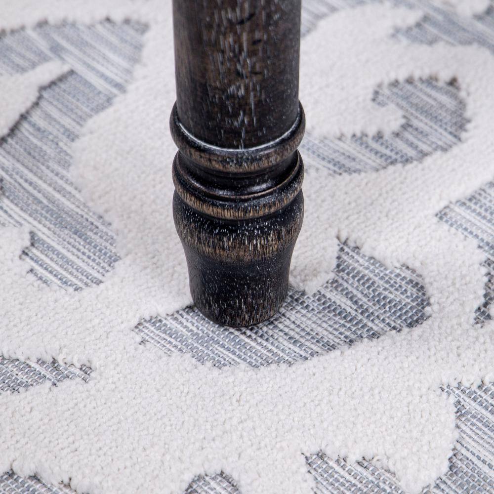Natural Blue Damask Indoor/Outdoor Stain-Resistant Rug
