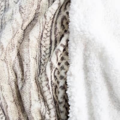 Polyester Flannel/Sherpa Blanket